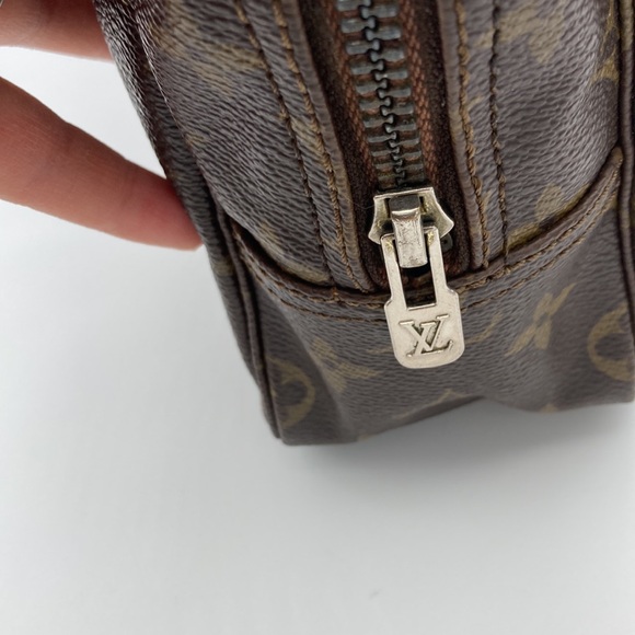 LOUIS VUITTON MONOGRAM TOILETRY TROUSSE 28 BAG - Picture 6 of 14